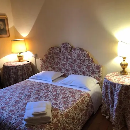 Palazzo Farini ベッド・アンド・ブレックファスト