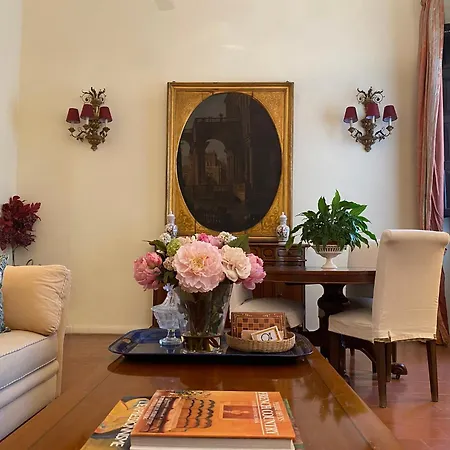 Palazzo Farini ראבנה