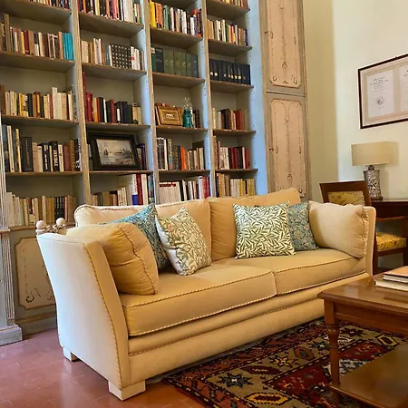Palazzo Farini 3*
