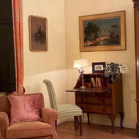 Palazzo Farini 3*