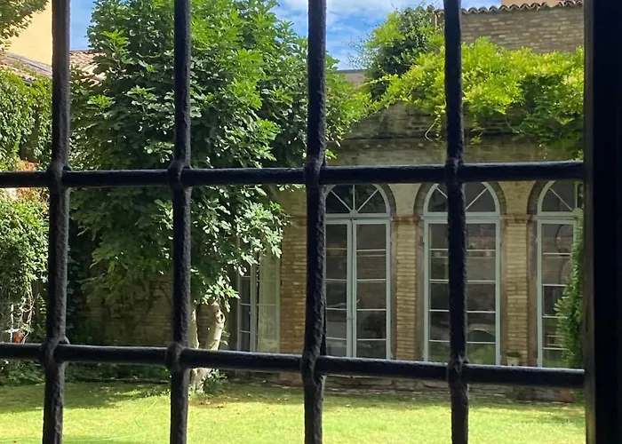 Palazzo Farini * ראבנה