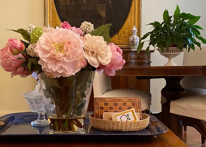 Palazzo Farini * ראבנה